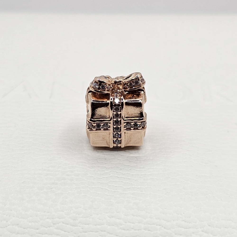 🎁Authentic Pandora ROSE GIFT CHARM - Picture 3 of 7